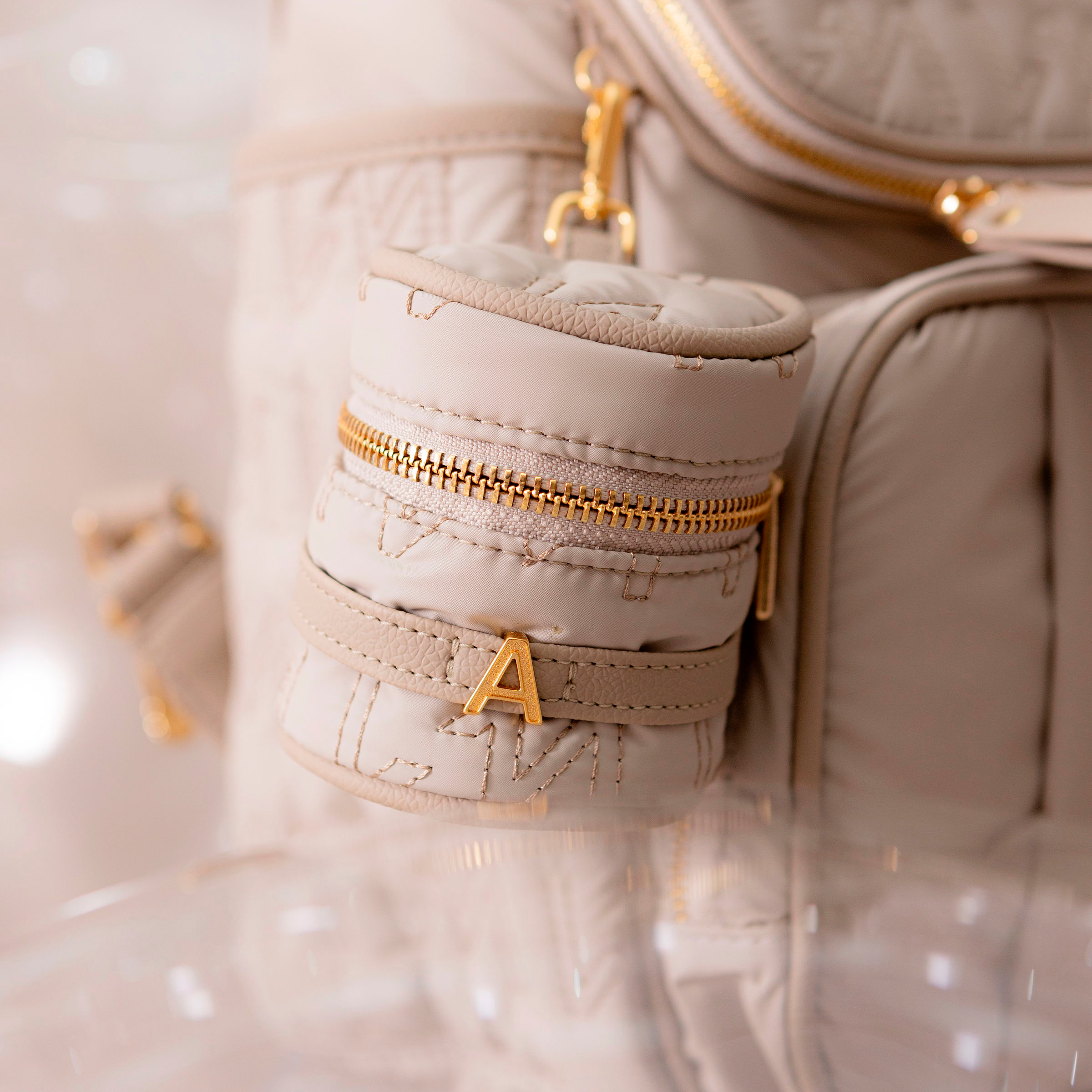 Porta Chupetas Urban Chic Bege