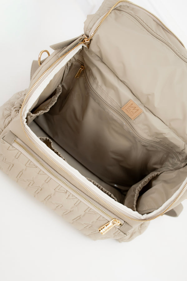 Mochila maternidade  2 em 1 Urban Chic Bege - Pronta Entrega