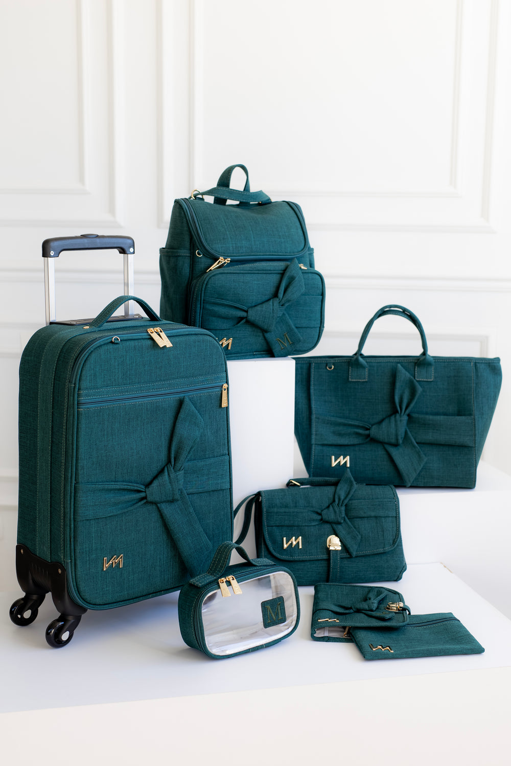 Kit Bolsas Maternidade Nós Verde - Mala de rodinhas,  Mochila 2 em 1 , Bolsa Cloe, Necessaire cristal PP, trocador portátil e kit porta documentos.