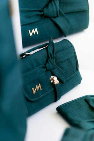 Kit Bolsas Maternidade Nós Verde - Mala de rodinhas,  Mochila 2 em 1 , Bolsa Cloe, Necessaire cristal PP, trocador portátil e kit porta documentos.