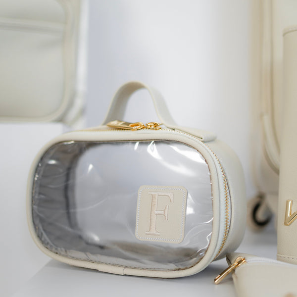 Kit Bolsas Maternidade Ella Off white - Mala de rodinhas, Bolsa Madison Mini, Mochila 2 em 1 , Necessaire Cristal PP e kit porta documentos.