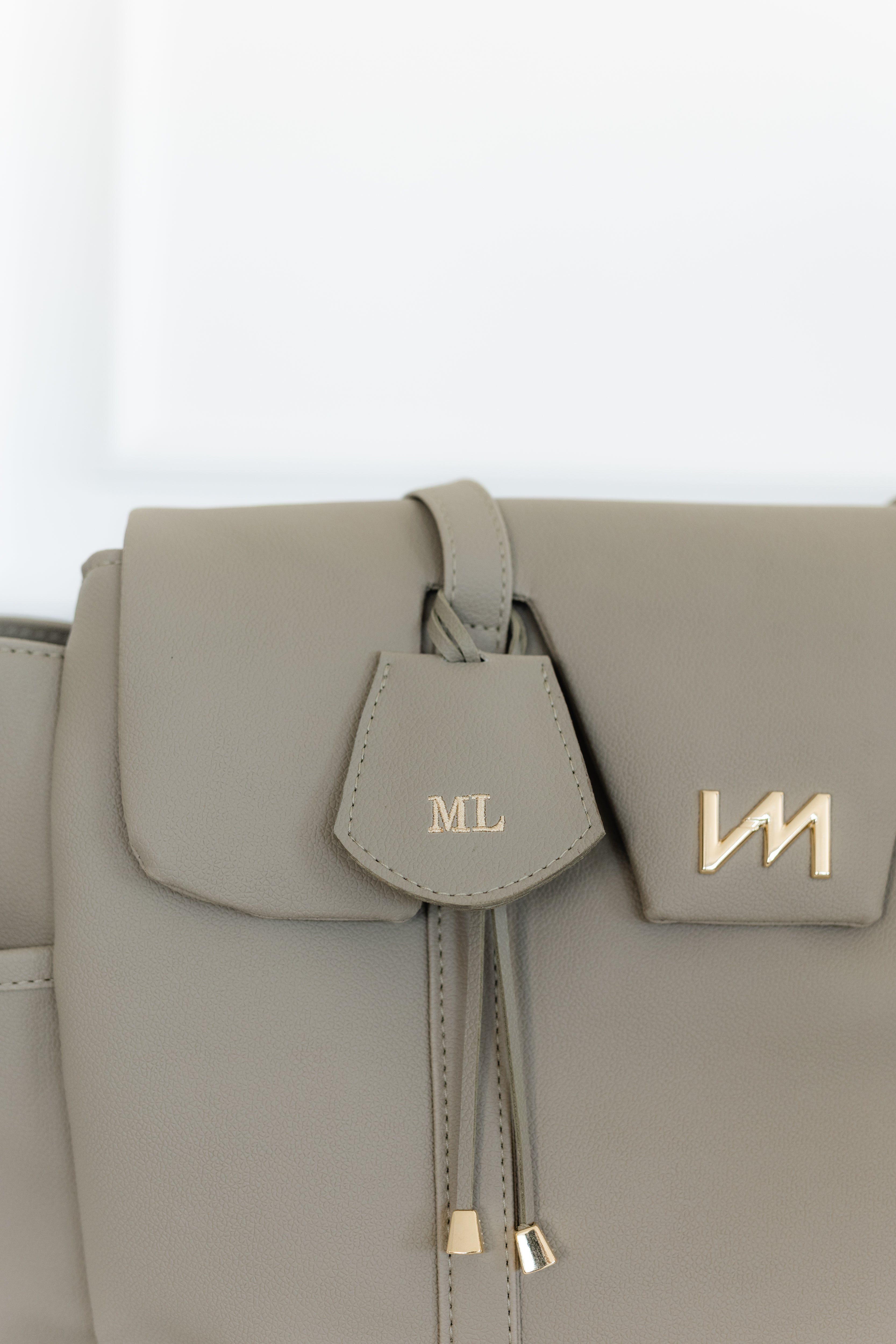 Pingente Ella Nome Cinza