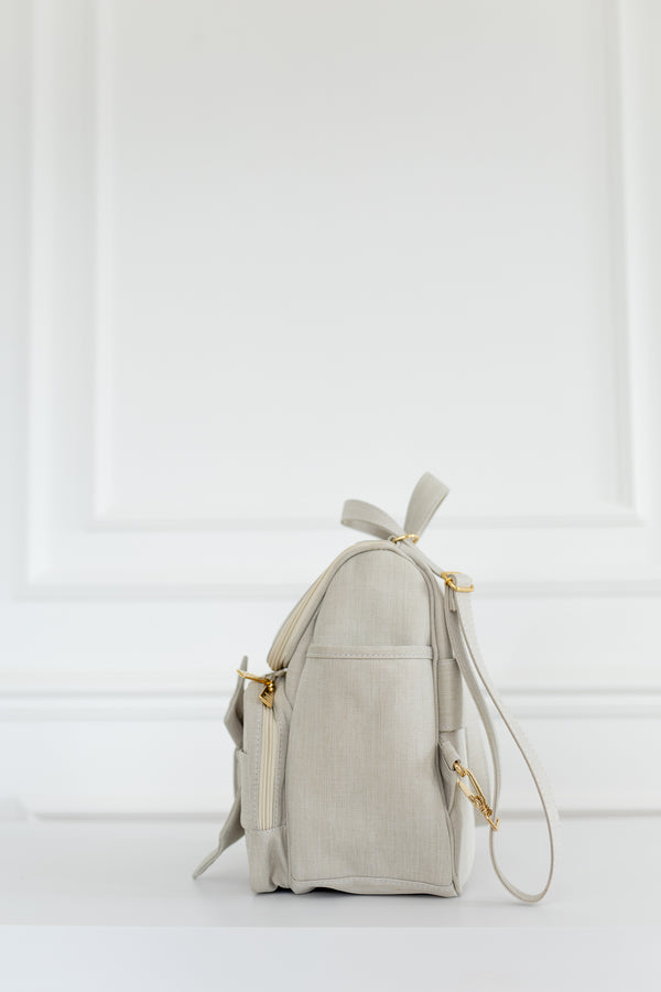 Kit Bolsas Maternidade Nós Bege - Mala de rodinhas, Mochila 2 em 1 , Bolsa Cloe e Kit de Necessaires.