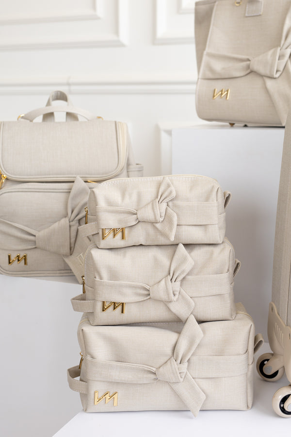 Kit Bolsas Maternidade Nós Bege - Mala de rodinhas, Mochila 2 em 1 , Bolsa Cloe e Kit de Necessaires.