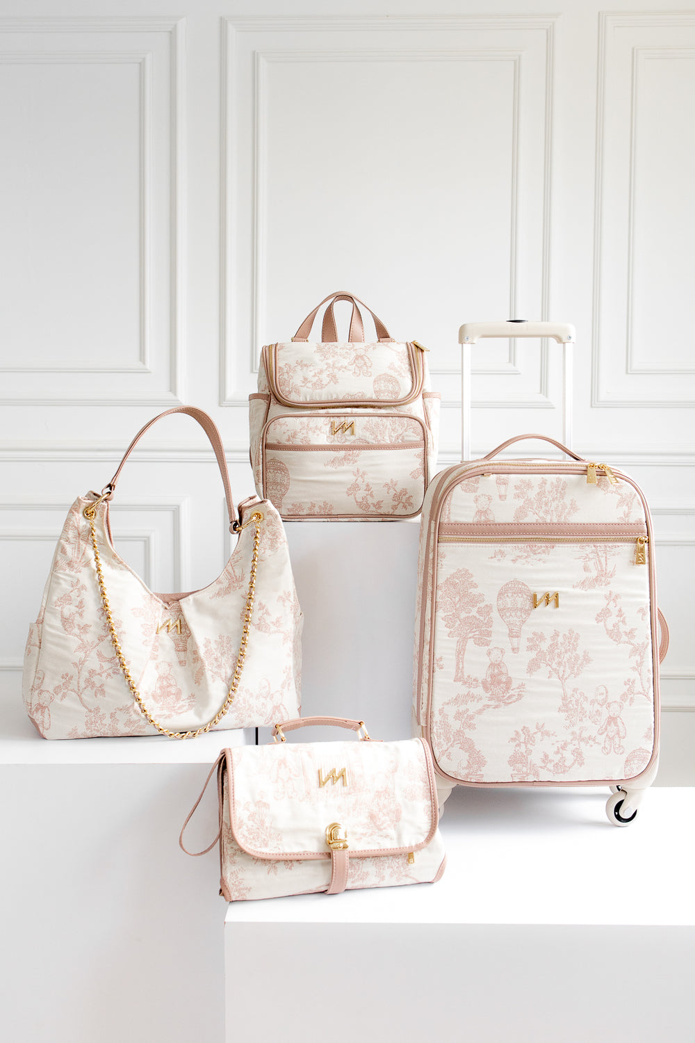 Kit Bolsas Maternidade Le Petit Rosé - Mala de rodinhas, Bolsa Madeleine, Mochila 2 em 1 e trocador portátil.