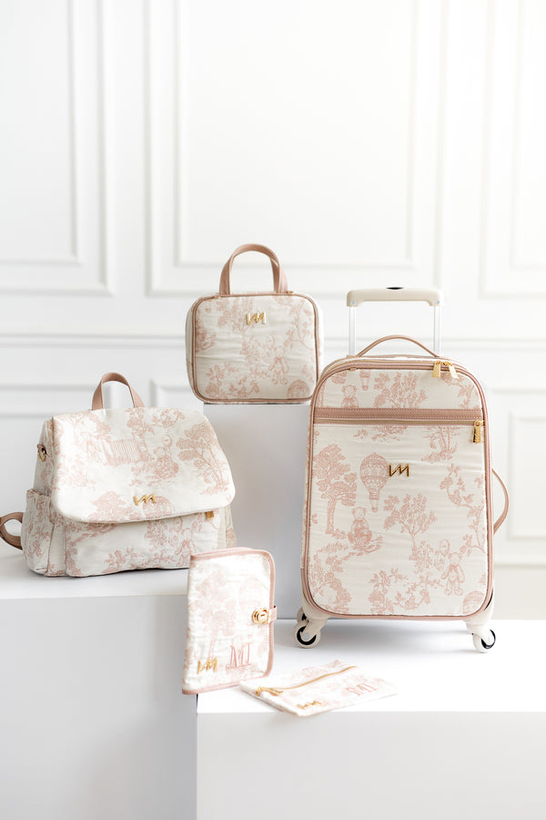 Kit Bolsas Maternidade Le Petit Rosé - Mala de rodinhas, Mochila Mummy, Frasqueira térmica e kit porta documentos.