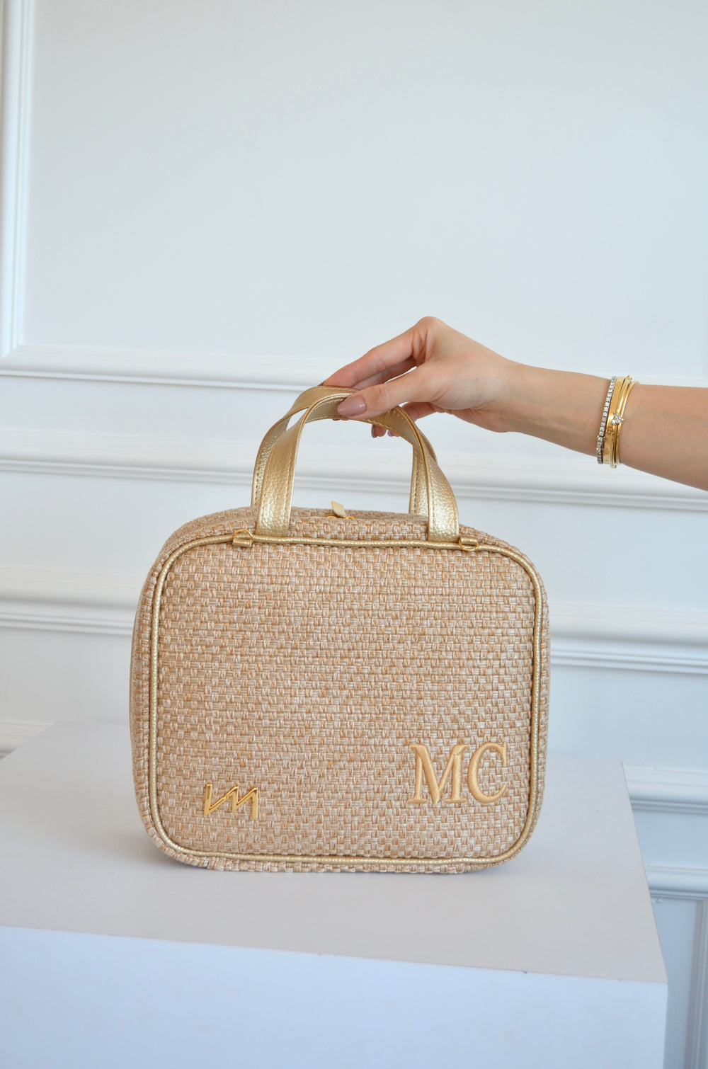 Frasqueira Térmica Tressê Palha inicias MC OUTLET