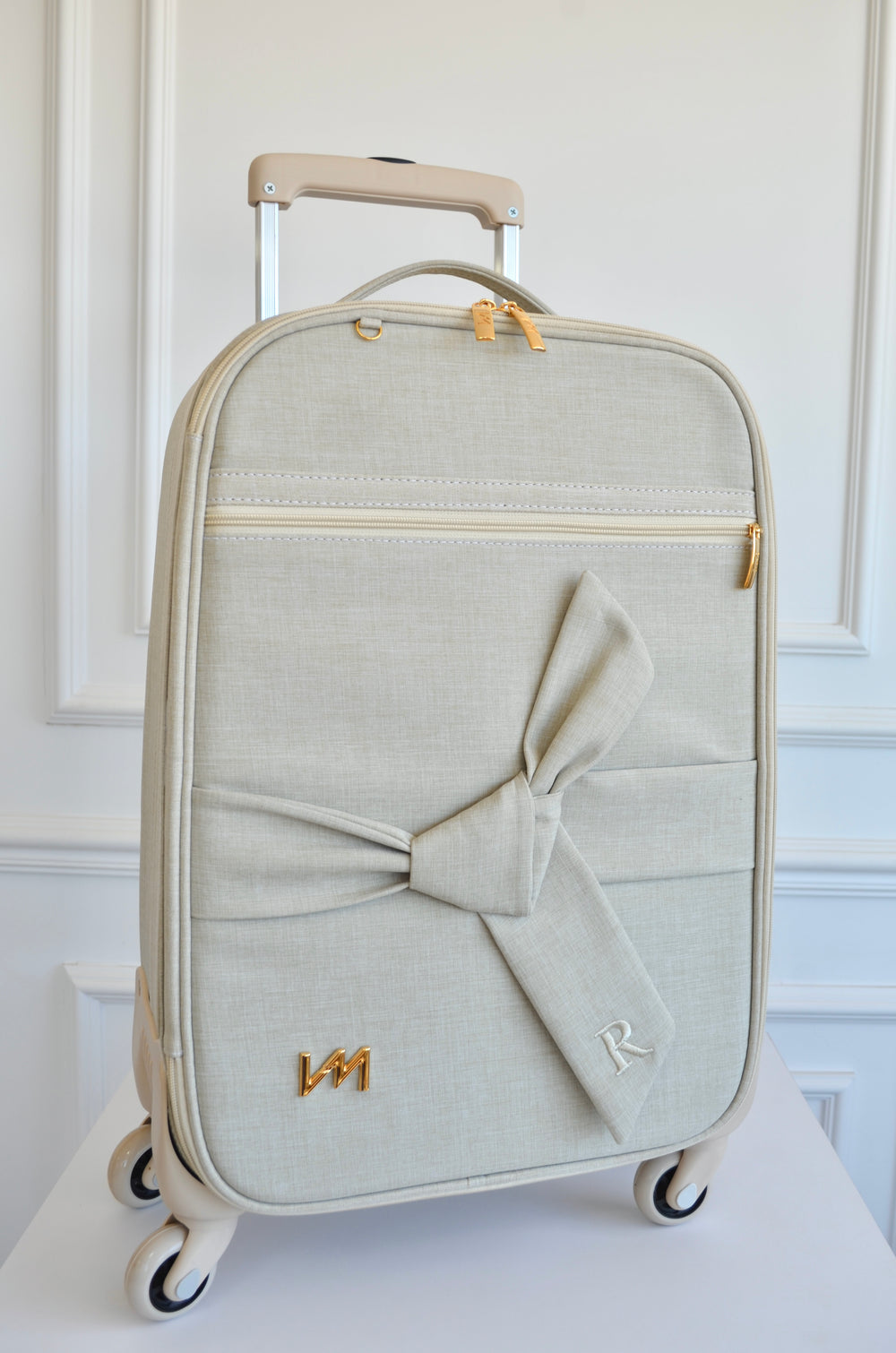 Mala de Rodinhas Nós Bege bordado inicial R OUTLET