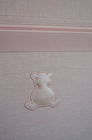Mala de Rodinhas Glam Rosé com fita rosé bordado urso OUTLET