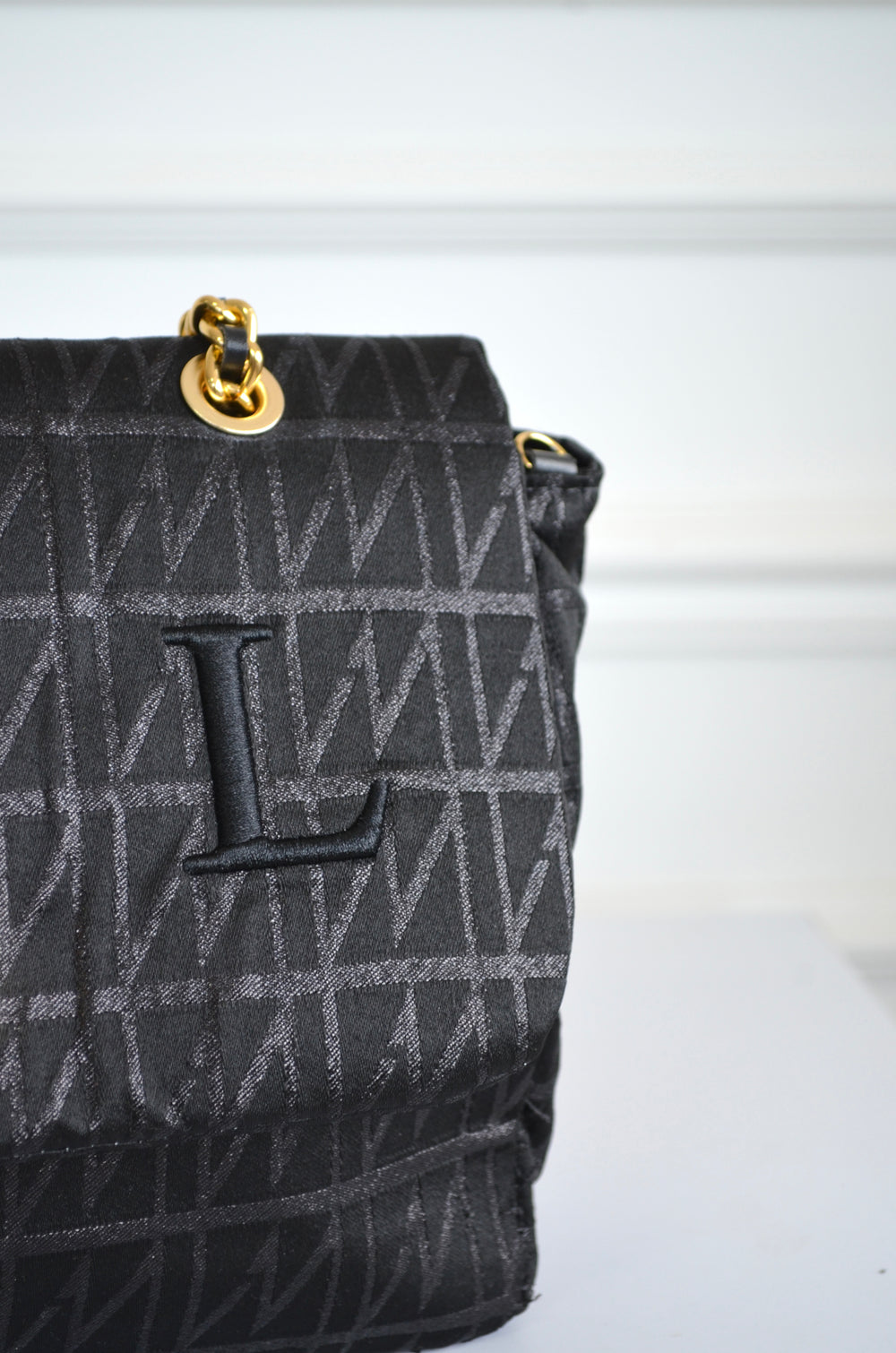 Kate Mini Origem Preta bordado inicial L OUTLET