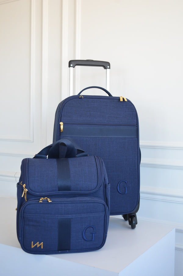 Kit mala de rodinhas e mochila 2 em 1 Glam marinho com fita marinho bordado inicial G