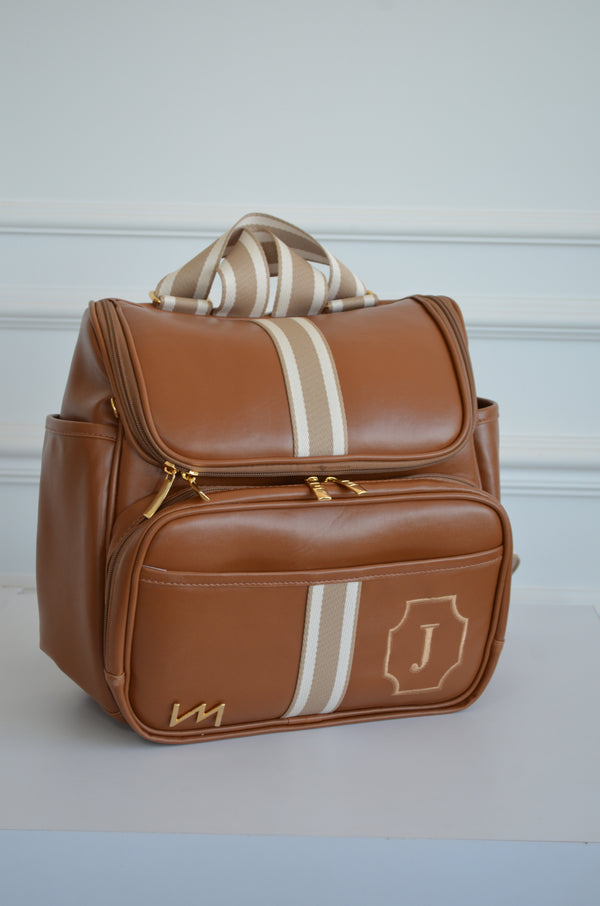 Mochila 2 em 1 GLAM caramelo com fita listrada brasão 73 J OUTLET